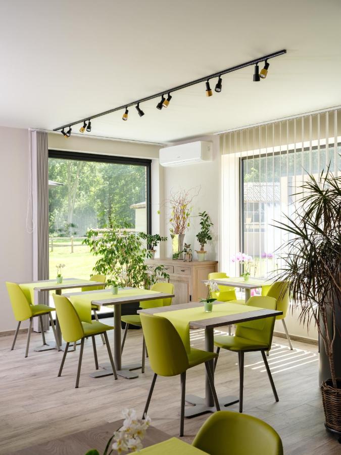 B & B St-Hubert Sint-Martens-Lennik Exteriör bild