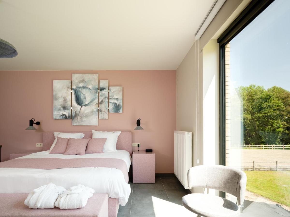 B & B St-Hubert Sint-Martens-Lennik Exteriör bild