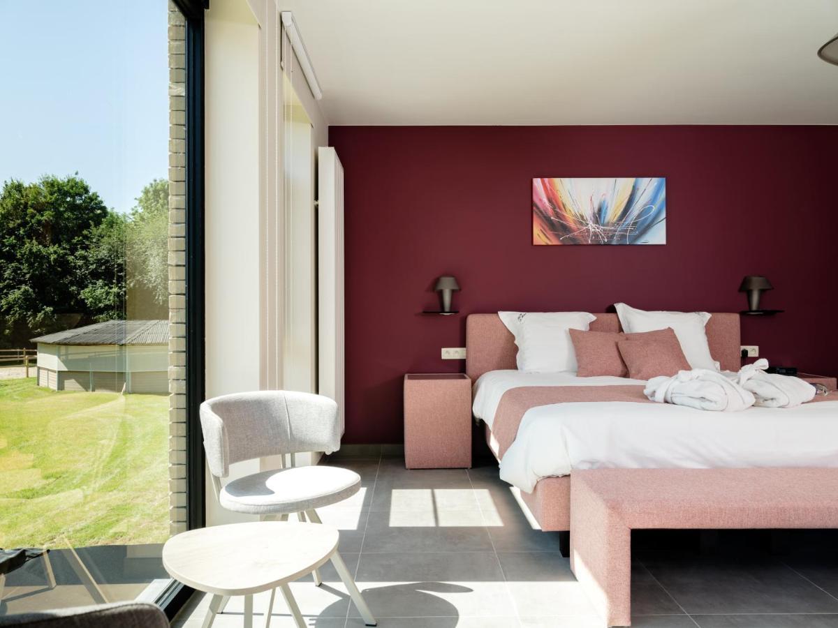 B & B St-Hubert Sint-Martens-Lennik Exteriör bild