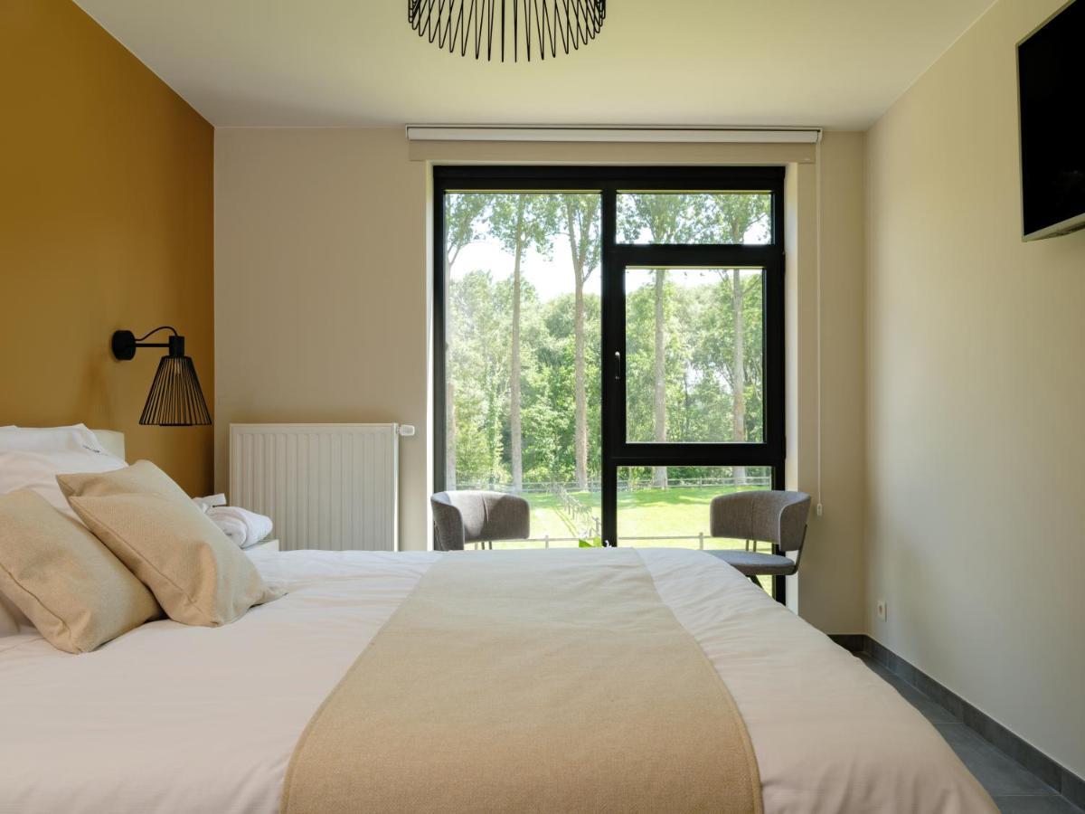 B & B St-Hubert Sint-Martens-Lennik Exteriör bild