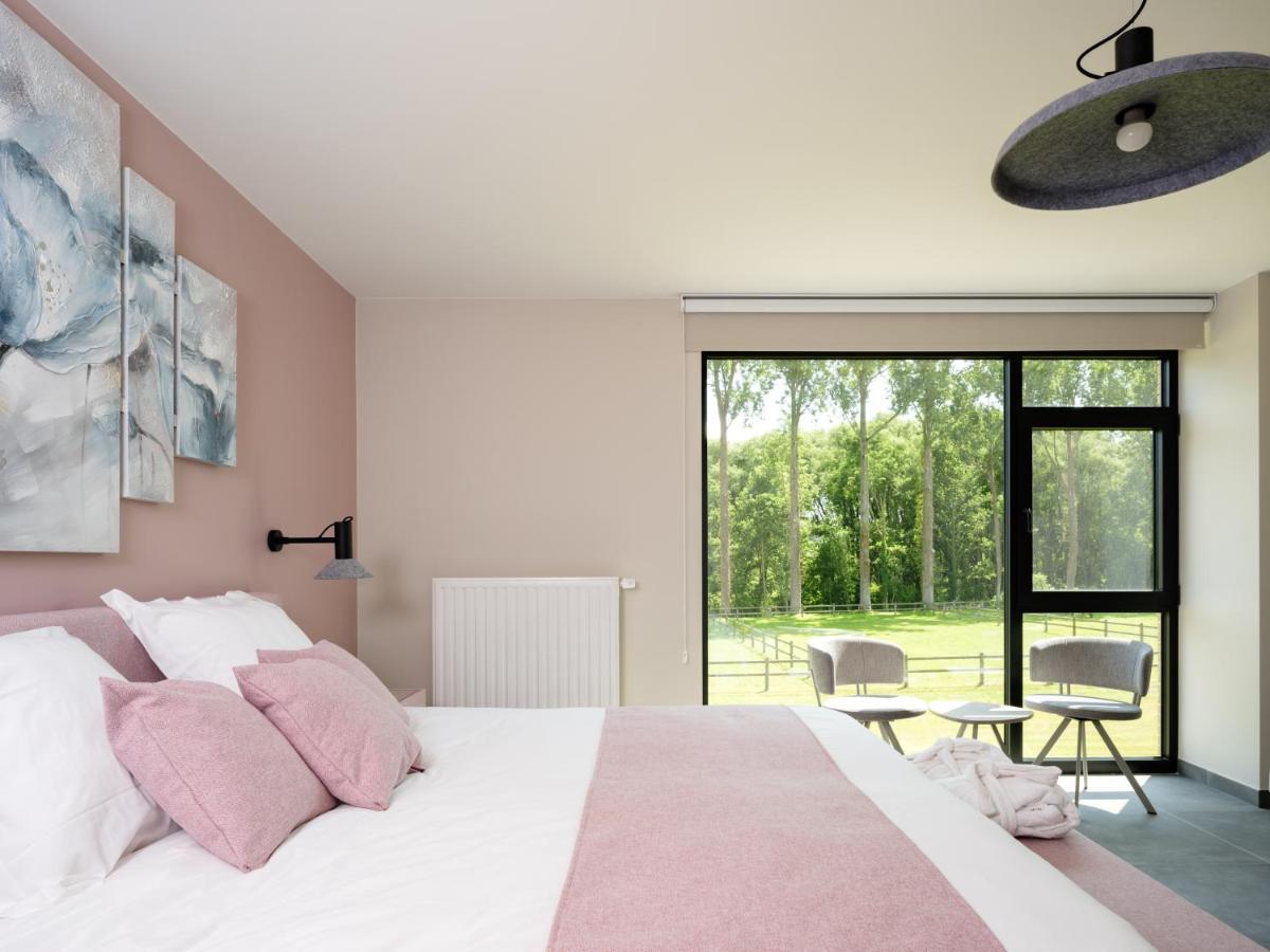 B & B St-Hubert Sint-Martens-Lennik Exteriör bild