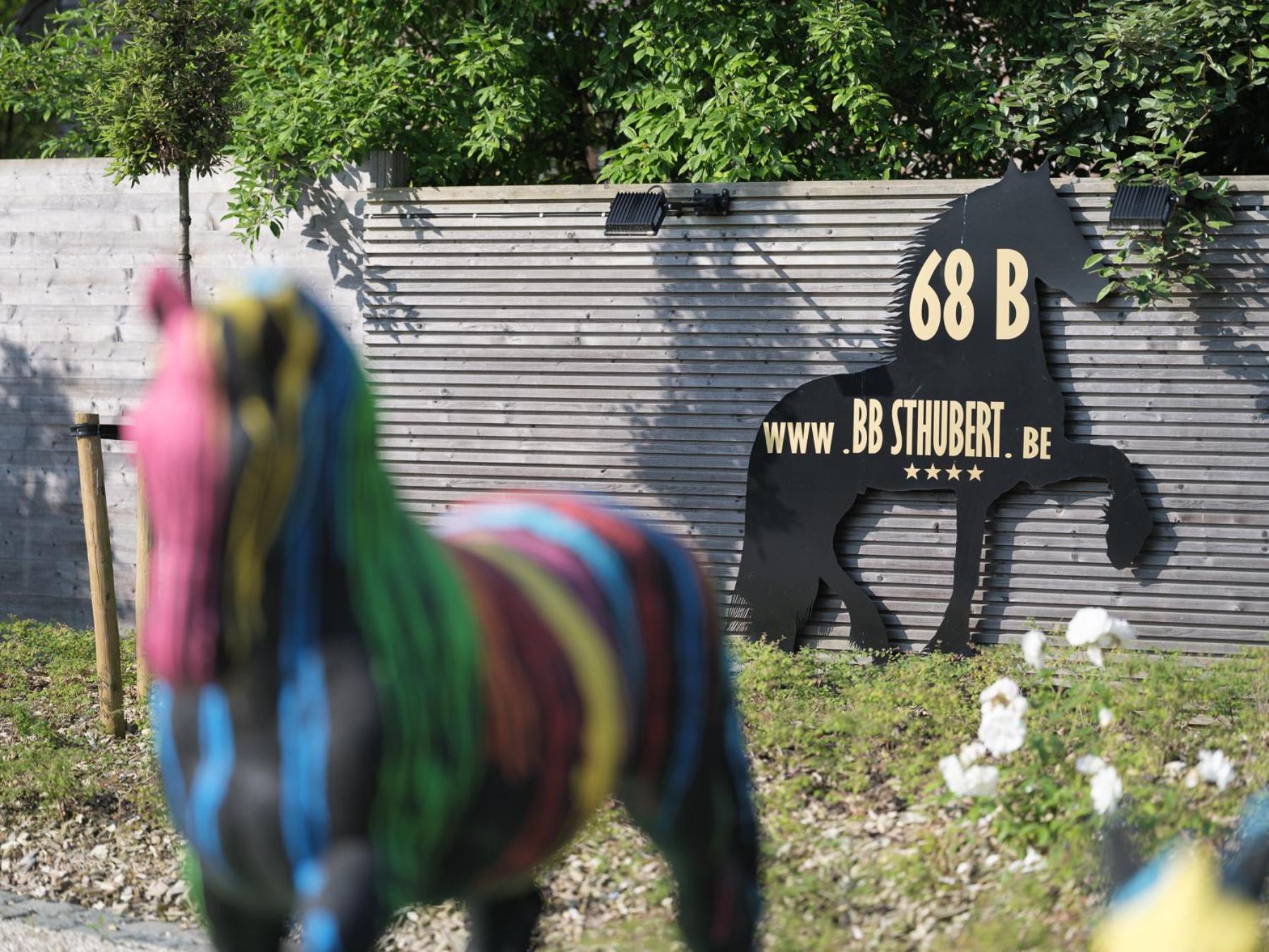 B & B St-Hubert Sint-Martens-Lennik Exteriör bild
